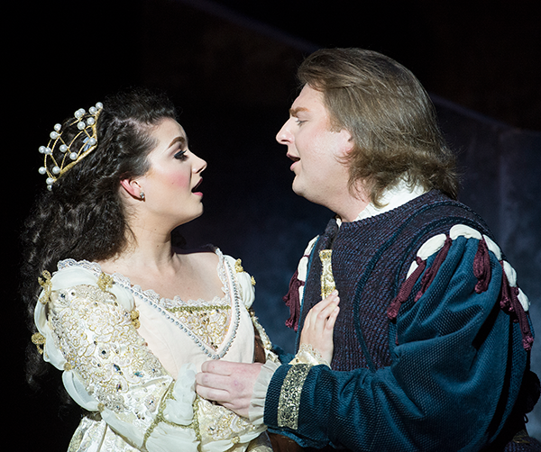 Romeo and Juliette serenade each other.